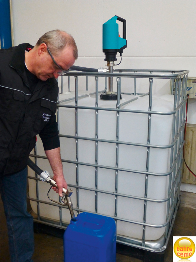 Fasspumpe-mit-IBC_Anwendung Anwendungsbeispiel auf IBC-Tank
