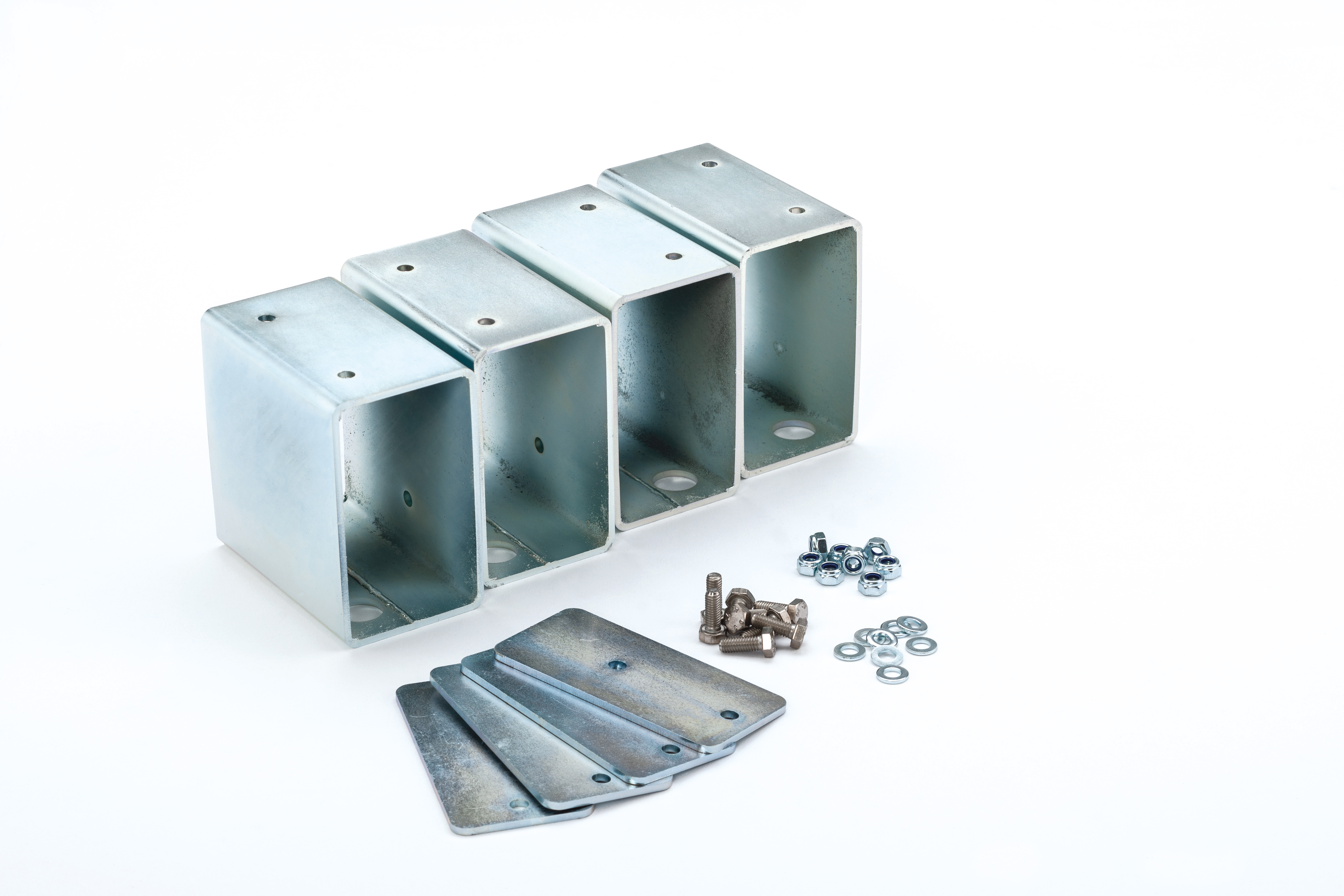 Stapelfüße-Set mit 4 Metallfüßen | Schrauben und Metallplatten