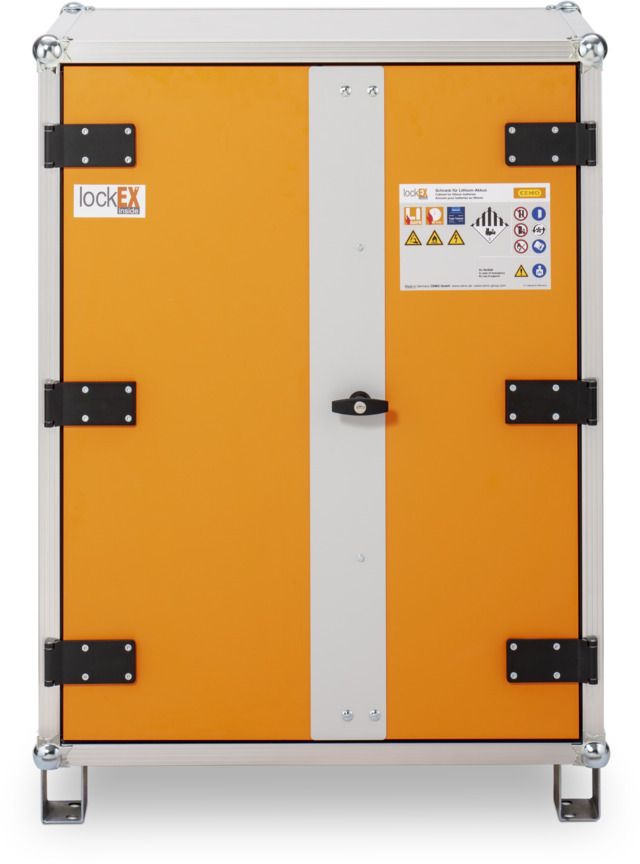 Akku-Ladeschrank 8/10 geschlossen mit Füssen Akku-Ladeschrank Basic 8/10 geschlossen mit Füssen